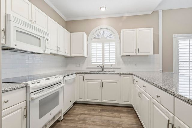 4761 Wild Iris Dr Apt 302, Myrtle Beach, SC 29577