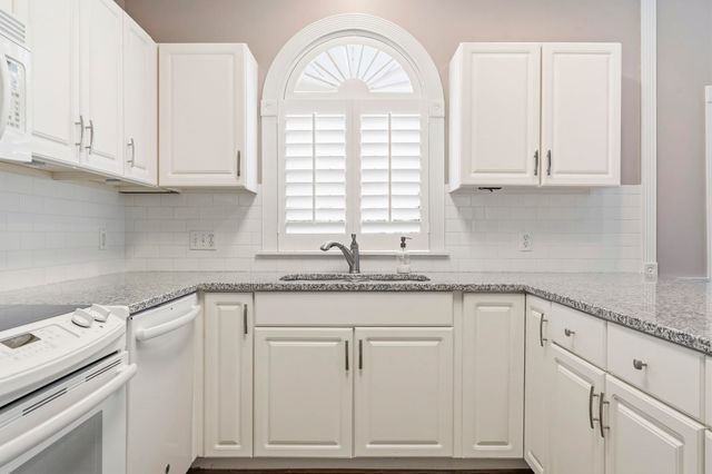 4761 Wild Iris Dr Apt 302, Myrtle Beach, SC 29577