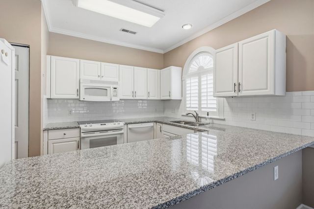 4761 Wild Iris Dr Apt 302, Myrtle Beach, SC 29577