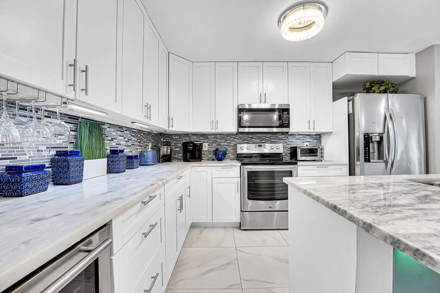 1618 The 12th Fairway, Wellington, FL 33414