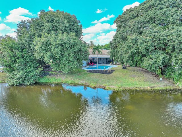 1618 The 12th Fairway, Wellington, FL 33414