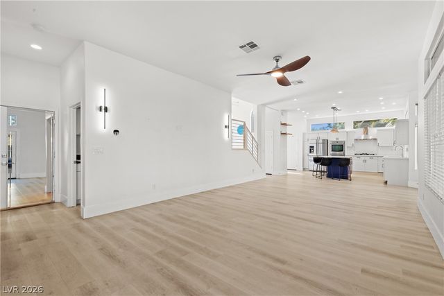 118 Weatherwood Court, Henderson, NV 89074