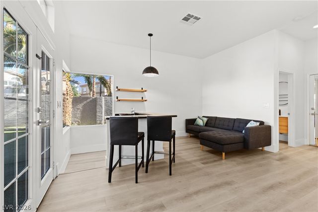 118 Weatherwood Court, Henderson, NV 89074