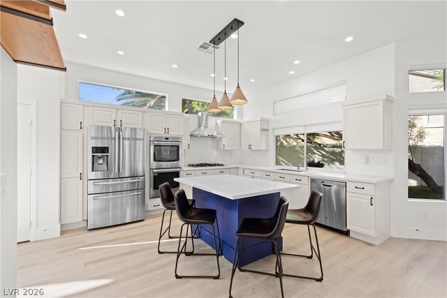 118 Weatherwood Court, Henderson, NV 89074