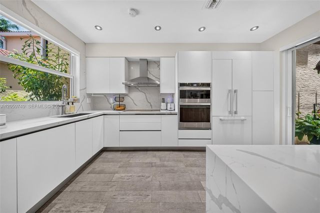 21007 NE 34th Place 21007, Aventura, FL 33180