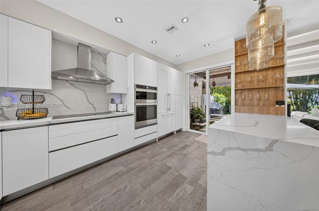 21007 NE 34th Place 21007, Aventura, FL 33180