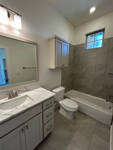 10000 Calypso Way, Yukon, OK 73099