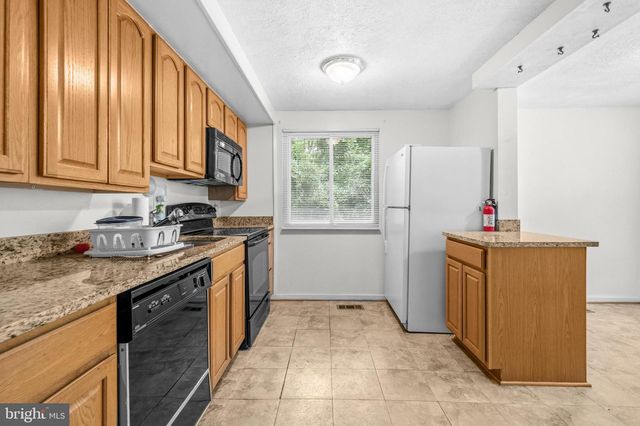 9076 GOLDAMBER GARTH, Columbia, MD 21045