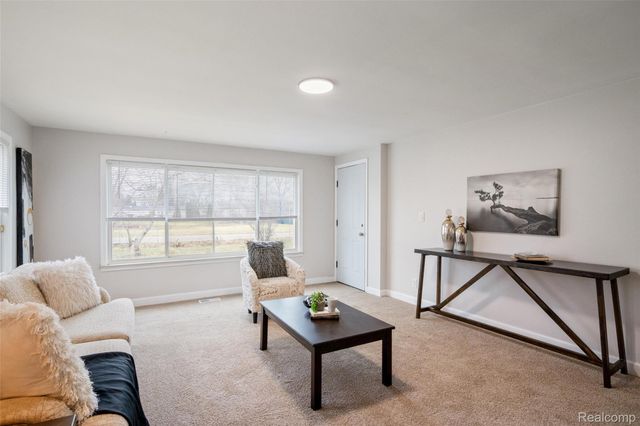 8210 Westpoint Street, Taylor, MI 48180
