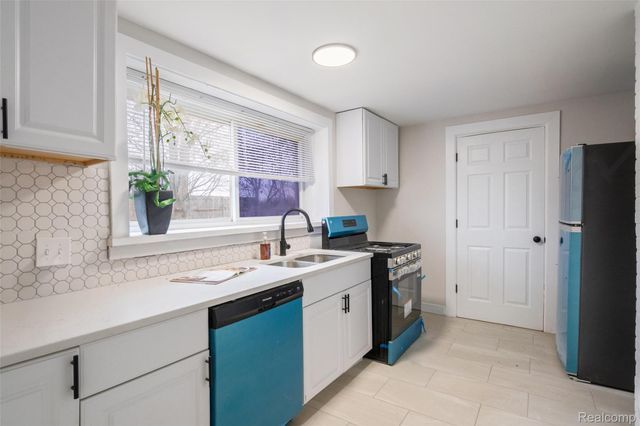 8210 Westpoint Street, Taylor, MI 48180