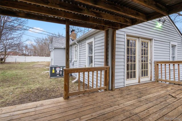 8210 Westpoint Street, Taylor, MI 48180