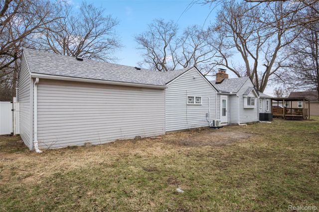 8210 Westpoint Street, Taylor, MI 48180