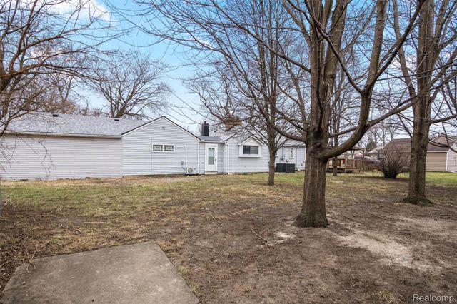 8210 Westpoint Street, Taylor, MI 48180