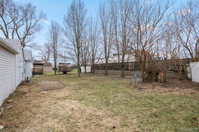 8210 Westpoint Street, Taylor, MI 48180