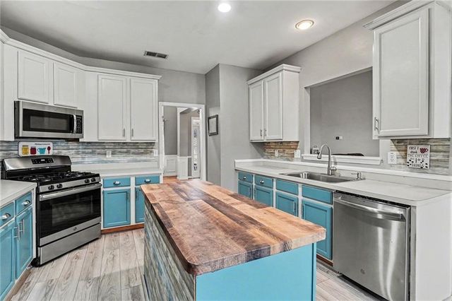 215 Country Club Drive, Hiram, GA 30141