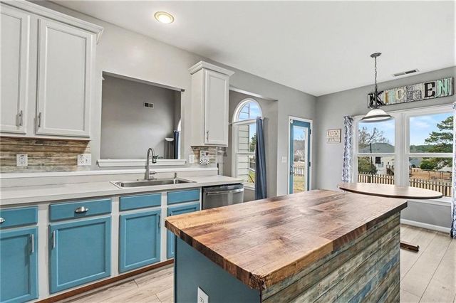 215 Country Club Drive, Hiram, GA 30141