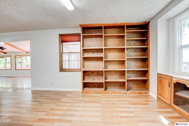 9861 N 60th Street, Omaha, NE 68152