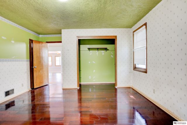 9861 N 60th Street, Omaha, NE 68152