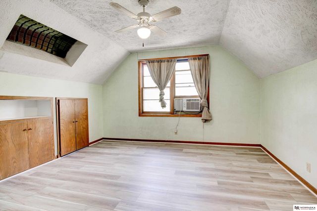 9861 N 60th Street, Omaha, NE 68152