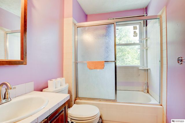 9861 N 60th Street, Omaha, NE 68152