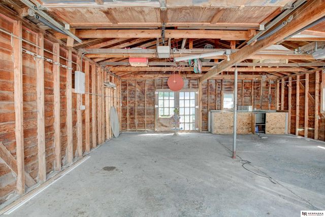 9861 N 60th Street, Omaha, NE 68152