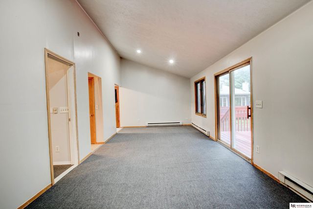 9861 N 60th Street, Omaha, NE 68152