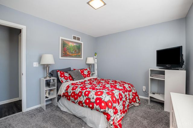 5912 Cleves Warsaw Pike, Green Twp, OH 45233