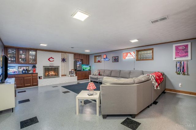 5912 Cleves Warsaw Pike, Green Twp, OH 45233