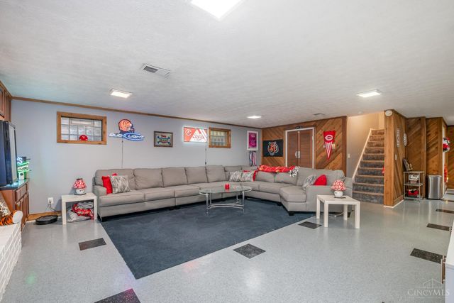 5912 Cleves Warsaw Pike, Green Twp, OH 45233