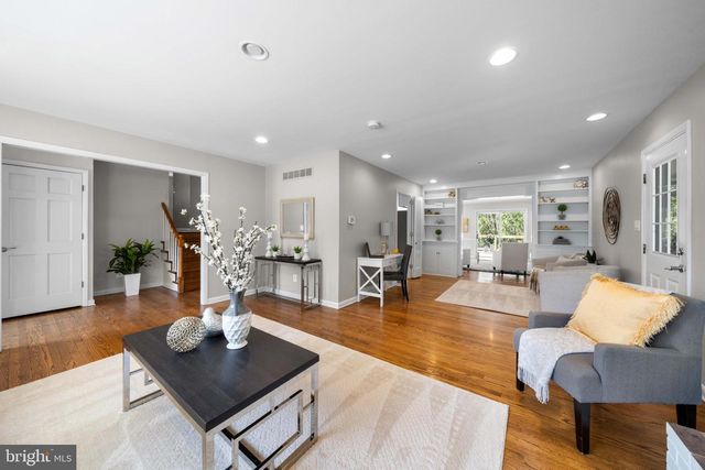 512 BRIAR LN, Newark, DE 19711