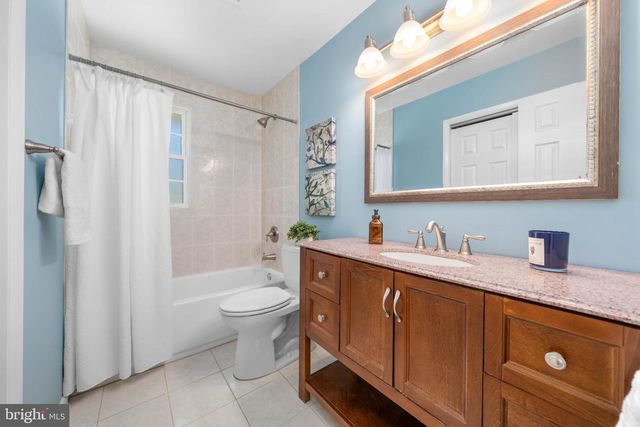 512 BRIAR LN, Newark, DE 19711