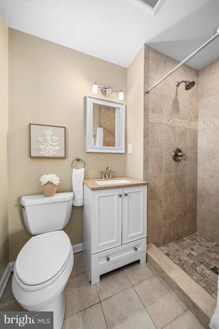 512 BRIAR LN, Newark, DE 19711