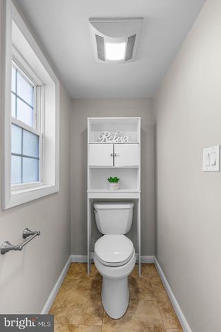 512 BRIAR LN, Newark, DE 19711