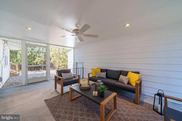 512 BRIAR LN, Newark, DE 19711