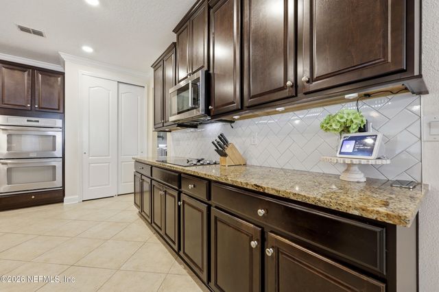 24 CUPCAKE Court, St. Johns, FL 32259