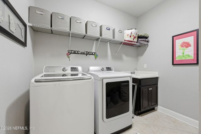 24 CUPCAKE Court, St. Johns, FL 32259