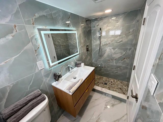 53 Lee Avenue, Valley Stream, NY 11581