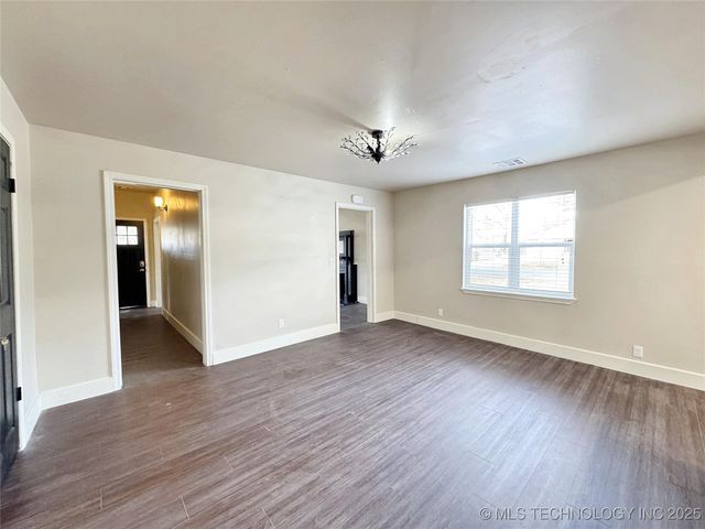 1020 N Vinita Avenue, Tahlequah, OK 74464