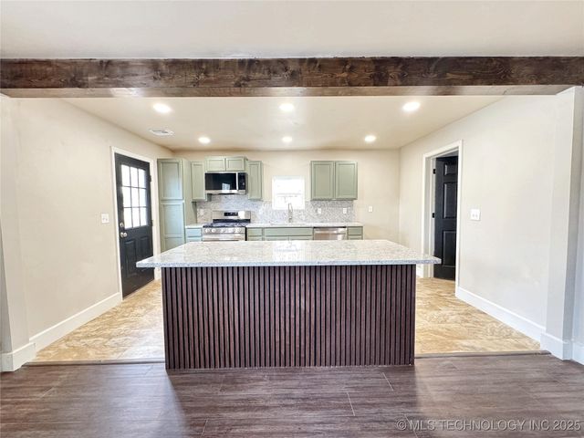 1020 N Vinita Avenue, Tahlequah, OK 74464