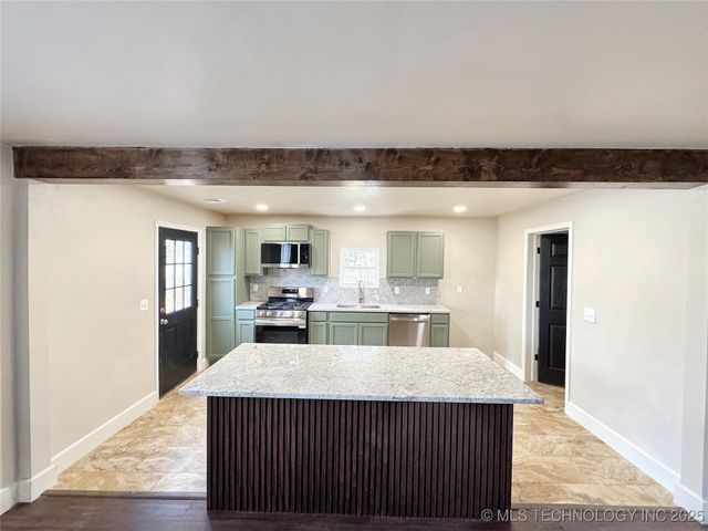 1020 N Vinita Avenue, Tahlequah, OK 74464