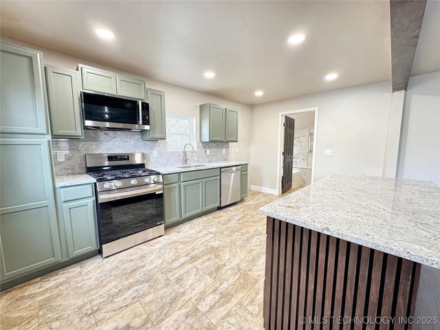 1020 N Vinita Avenue, Tahlequah, OK 74464