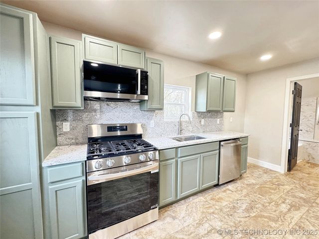 1020 N Vinita Avenue, Tahlequah, OK 74464