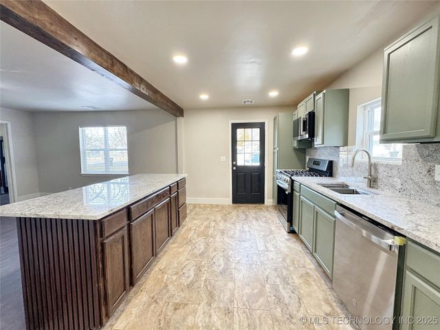 1020 N Vinita Avenue, Tahlequah, OK 74464