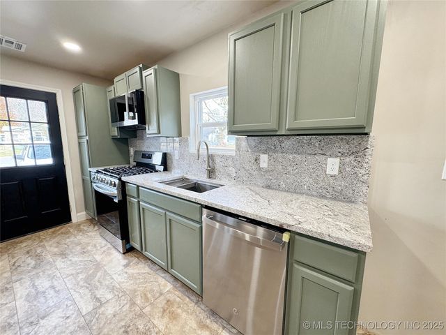 1020 N Vinita Avenue, Tahlequah, OK 74464