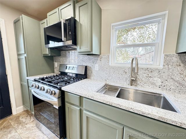 1020 N Vinita Avenue, Tahlequah, OK 74464