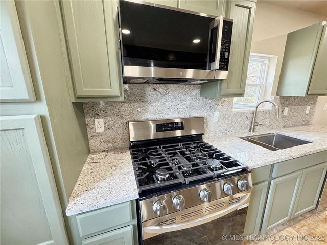 1020 N Vinita Avenue, Tahlequah, OK 74464