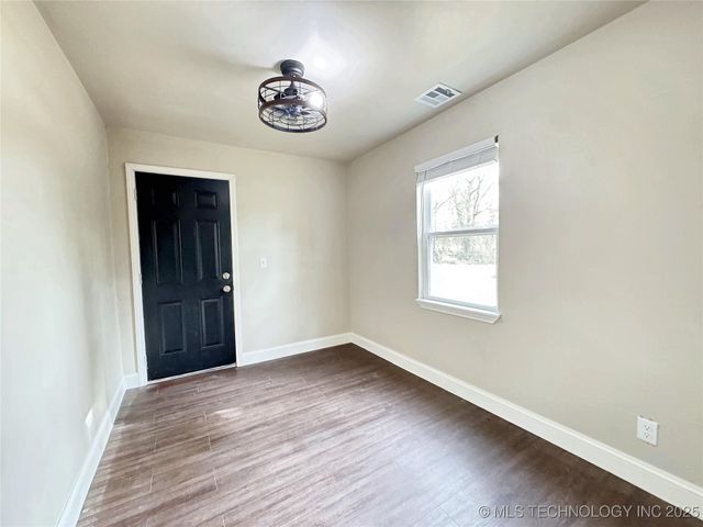 1020 N Vinita Avenue, Tahlequah, OK 74464