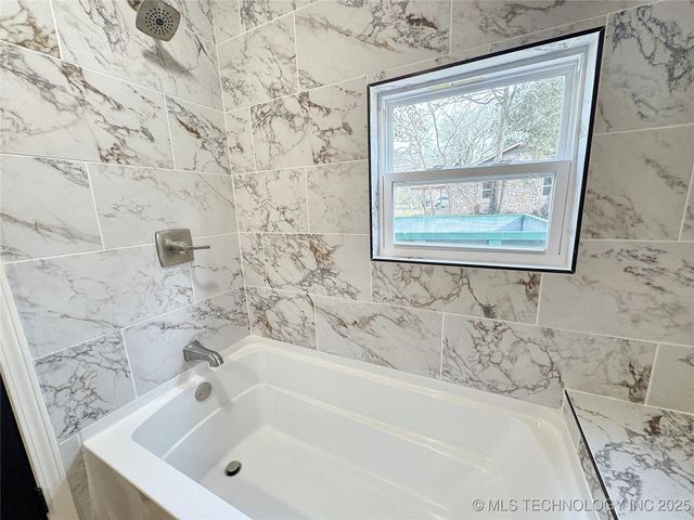 1020 N Vinita Avenue, Tahlequah, OK 74464