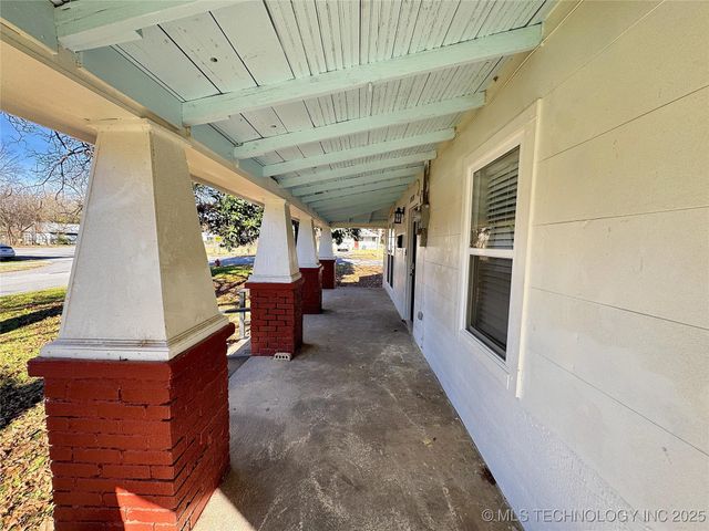 1020 N Vinita Avenue, Tahlequah, OK 74464