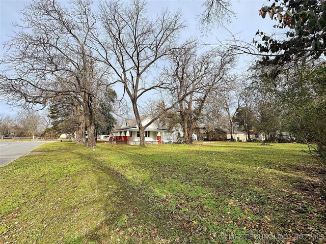 1020 N Vinita Avenue, Tahlequah, OK 74464